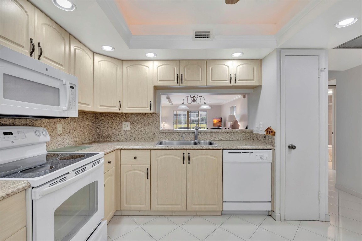 WYNMOOR VILLAGE - Residential