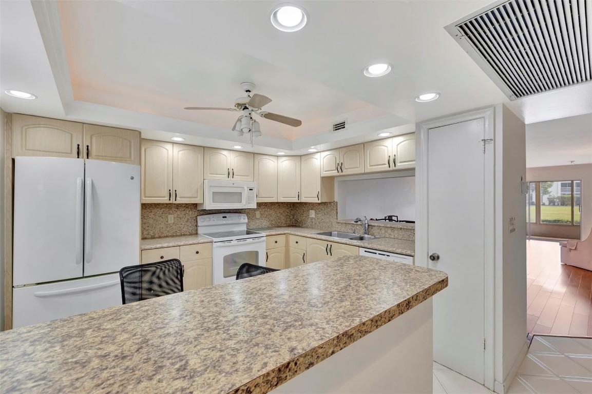 WYNMOOR VILLAGE - Residential
