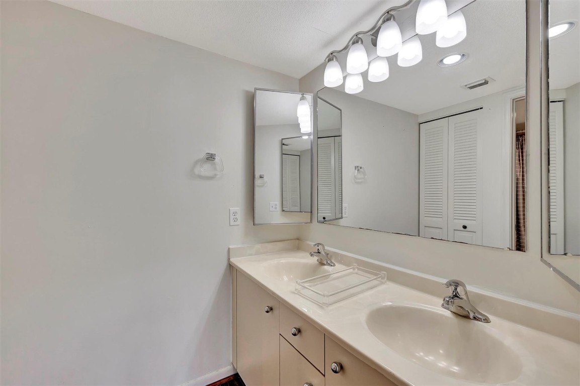 WYNMOOR VILLAGE - Residential