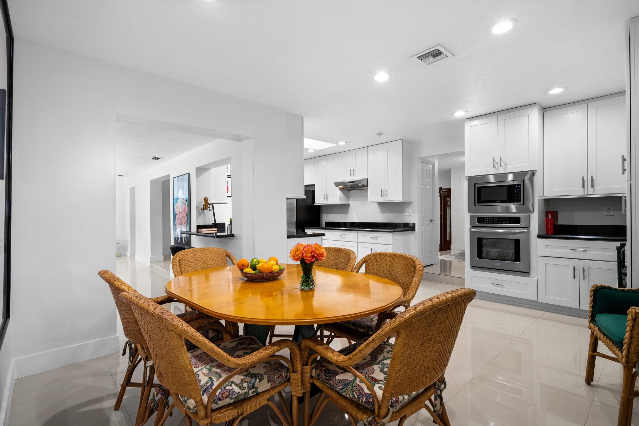 BARCELONA ISLE - Residential Lease