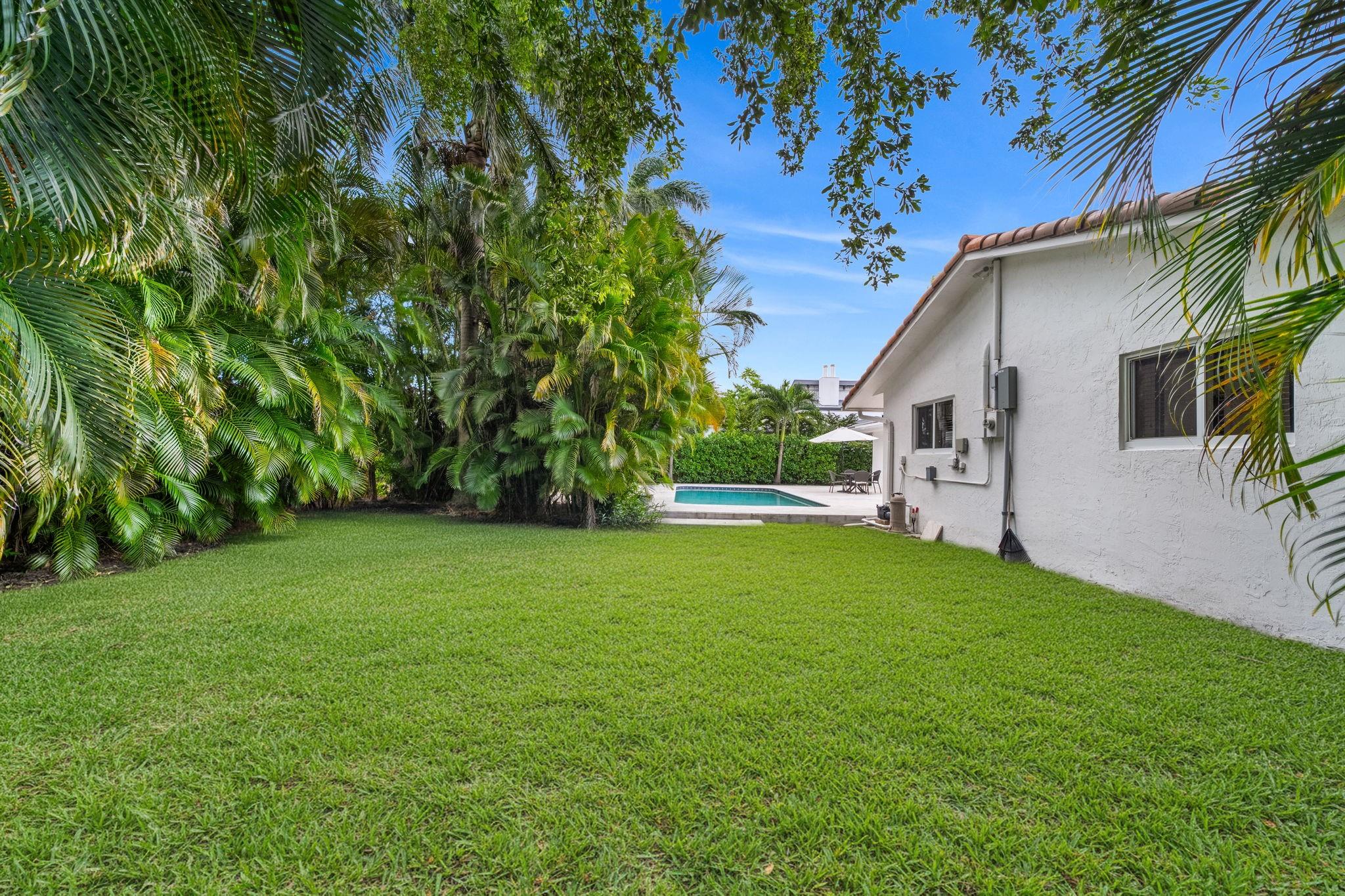 BARCELONA ISLE - Residential Lease