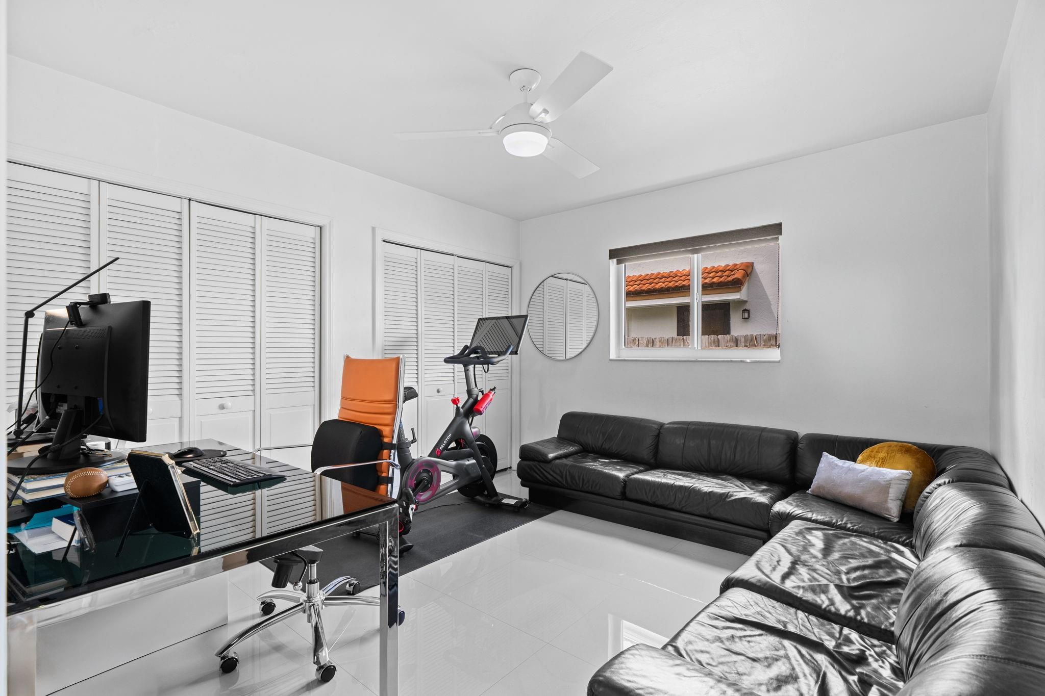 BARCELONA ISLE - Residential Lease