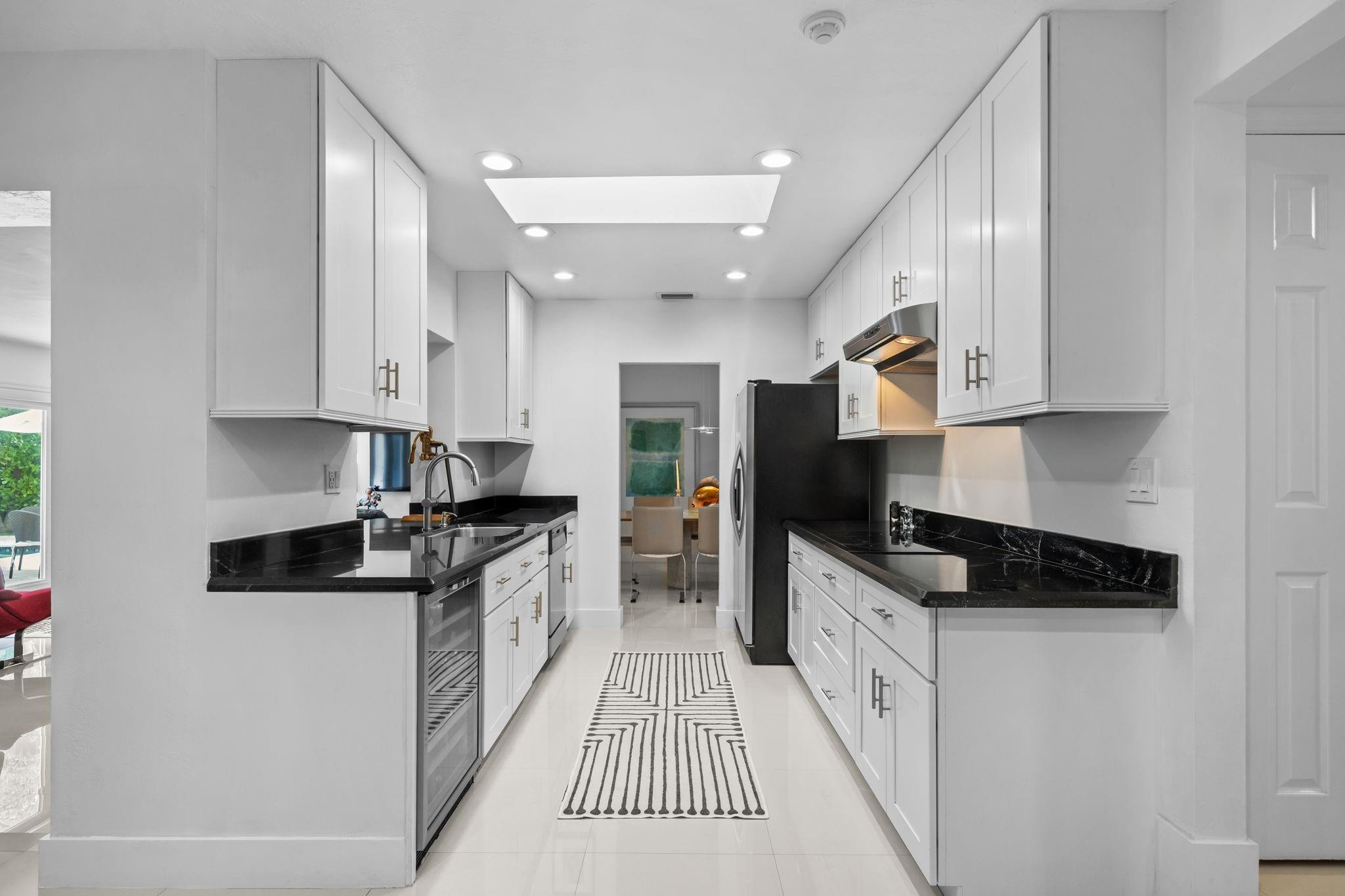 BARCELONA ISLE - Residential Lease