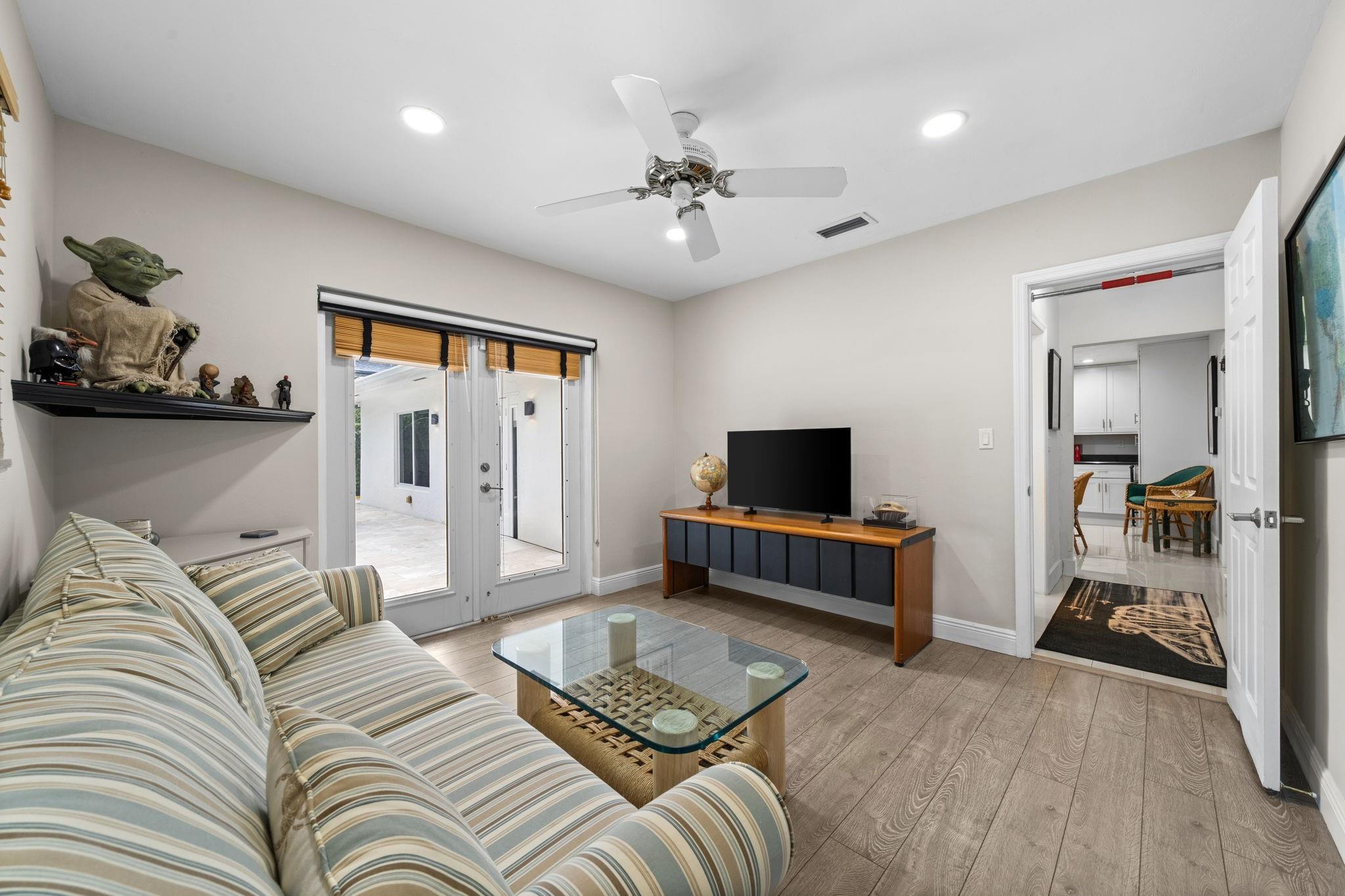 BARCELONA ISLE - Residential Lease