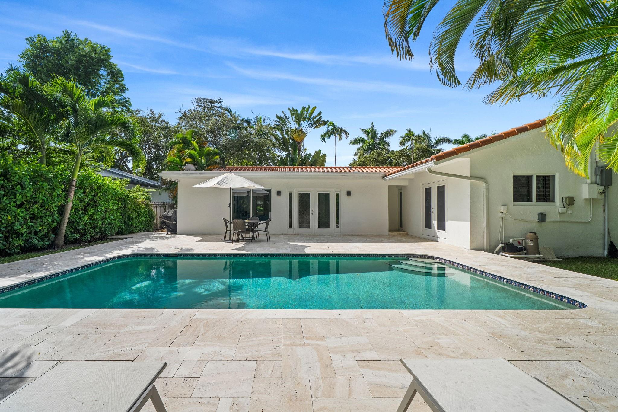 BARCELONA ISLE - Residential Lease