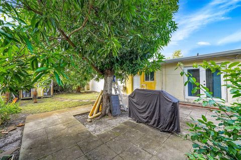 A home in Lauderdale Lakes