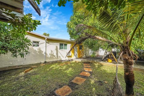 A home in Lauderdale Lakes