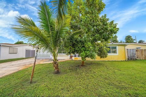 A home in Lauderdale Lakes