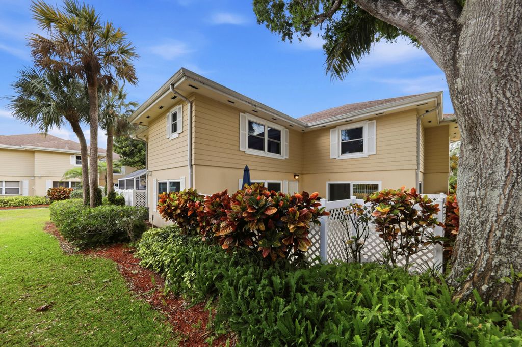 Photo of 4802 Roxbury Court, Boynton Beach, FL 33436 (MLS # B26015856)