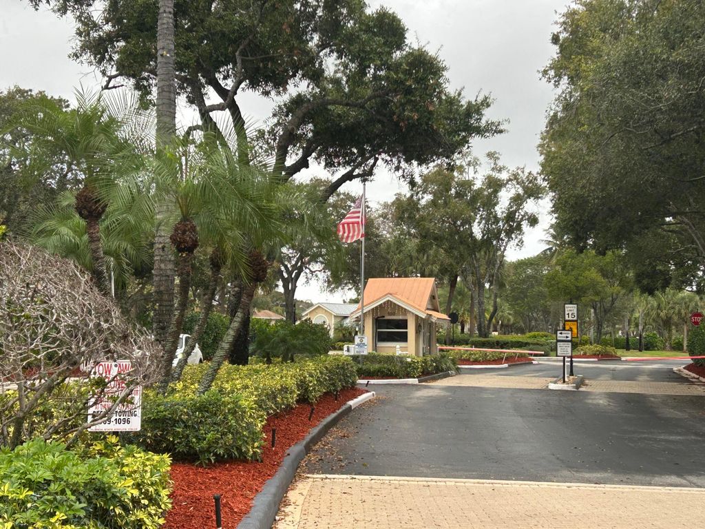 Photo of 4802 Roxbury Court, Boynton Beach, FL 33436 (MLS # B26015856)