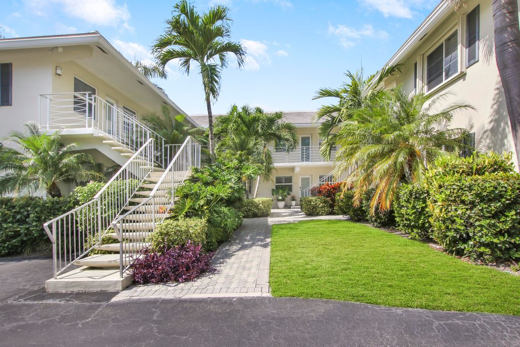 Photo of 100 Venetian Drive #2, Delray Beach, FL 33483 (MLS # R11166868)