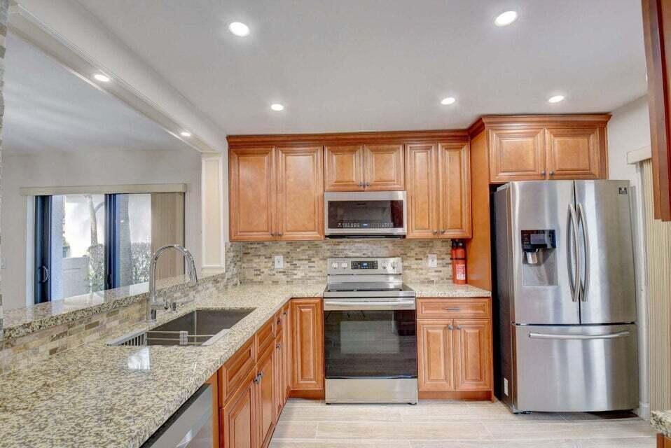 SAN REMO GOLF & TENNIS CLUB CONDO - Residential Lease