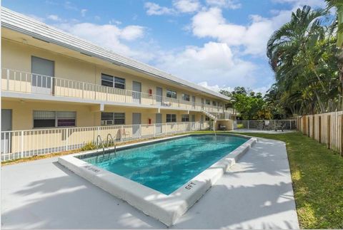 660 Glouchester St 206 Boca Raton FL 33487