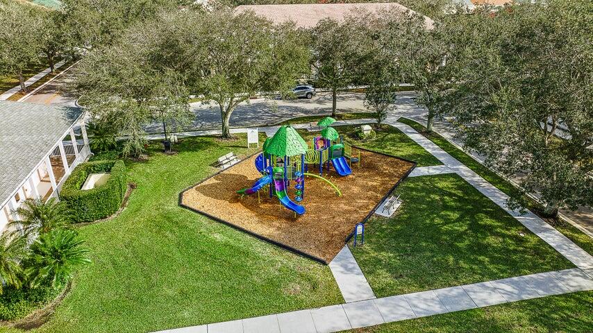 CAMBRIDGE AT ABACOA - Residential