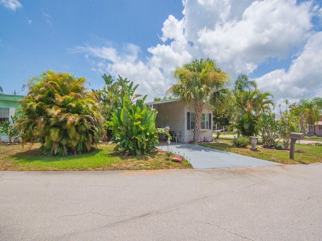 Spanish Lakes Riverfront - Residential