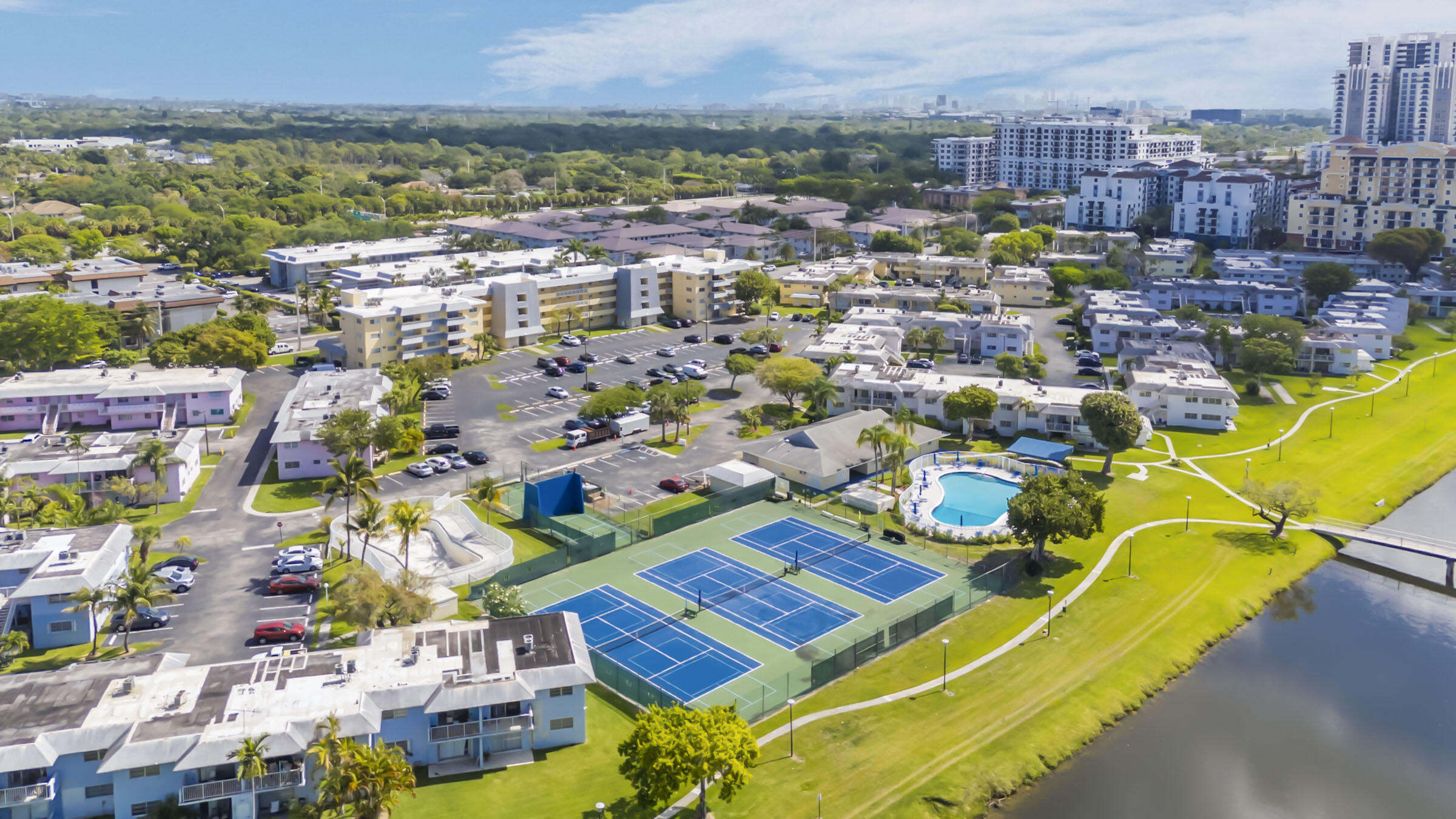 VILLAGE AT DADELAND CONDO - Residential