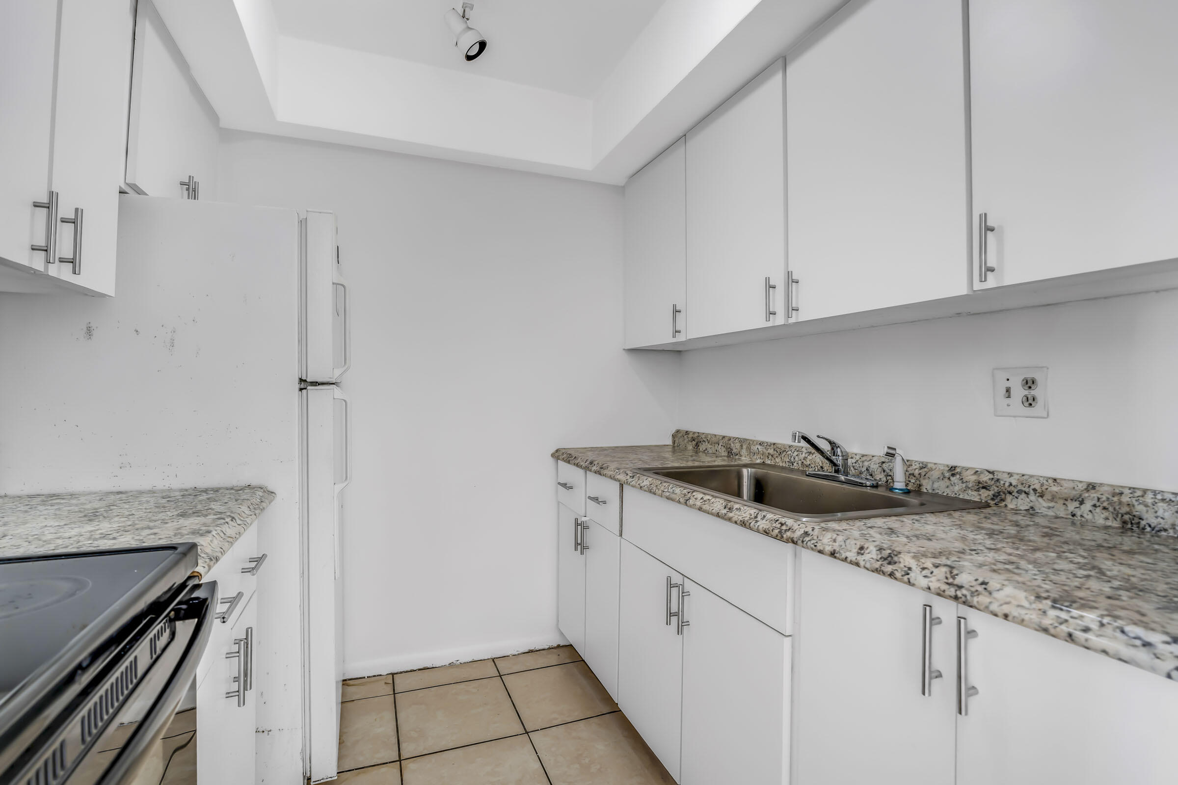 VILLAGE AT DADELAND CONDO - Residential