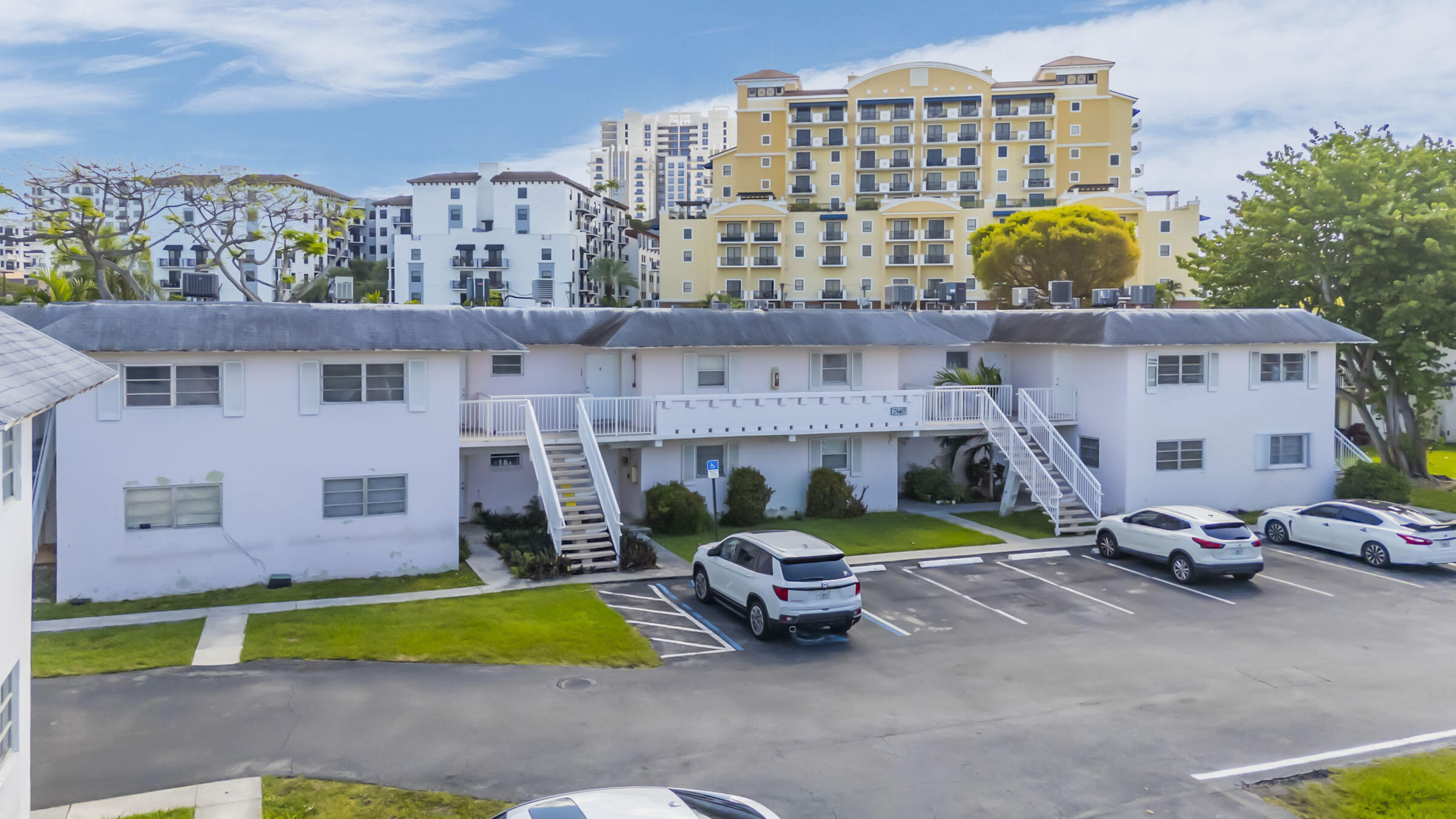 VILLAGE AT DADELAND CONDO - Residential