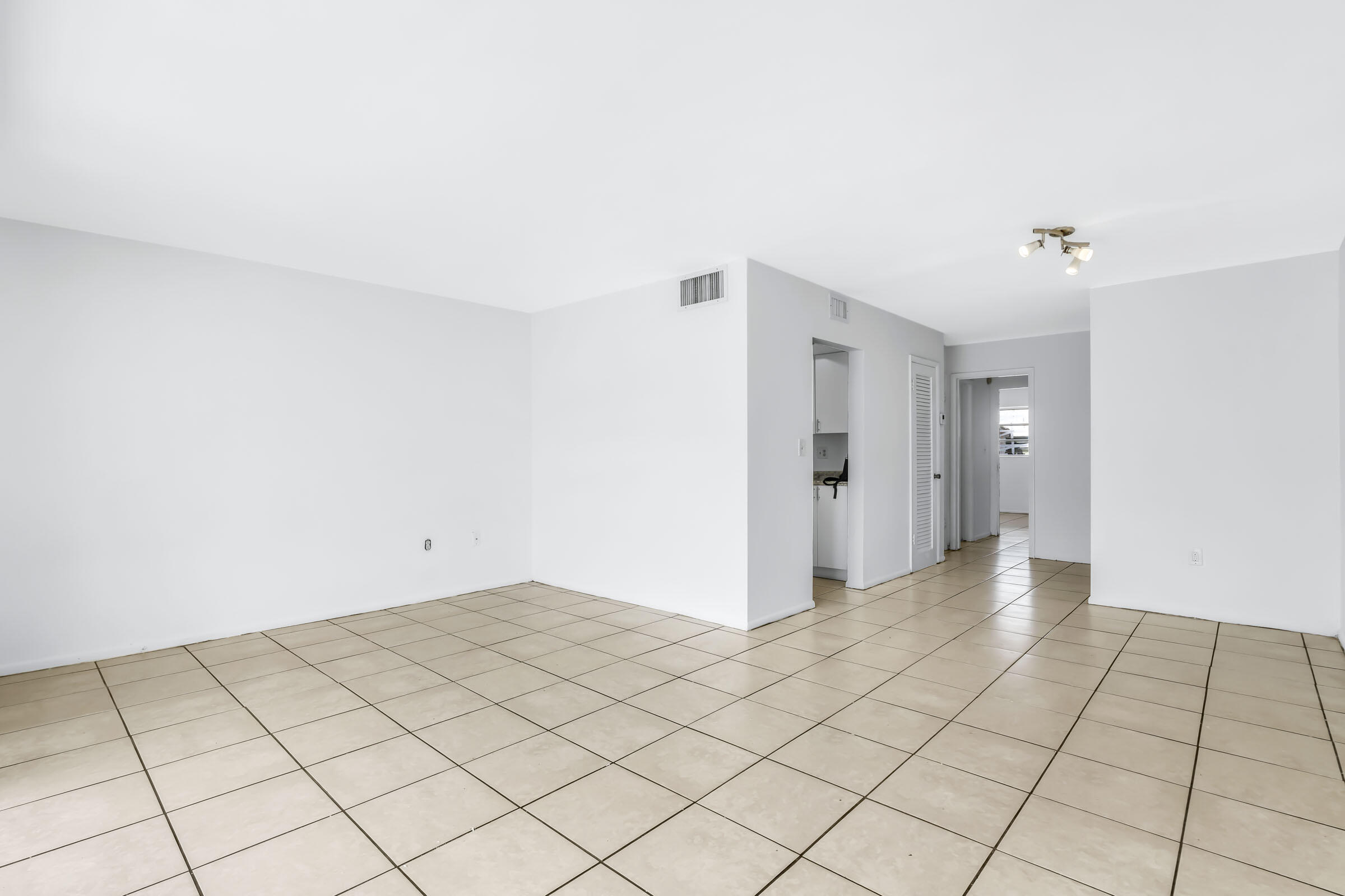 VILLAGE AT DADELAND CONDO - Residential