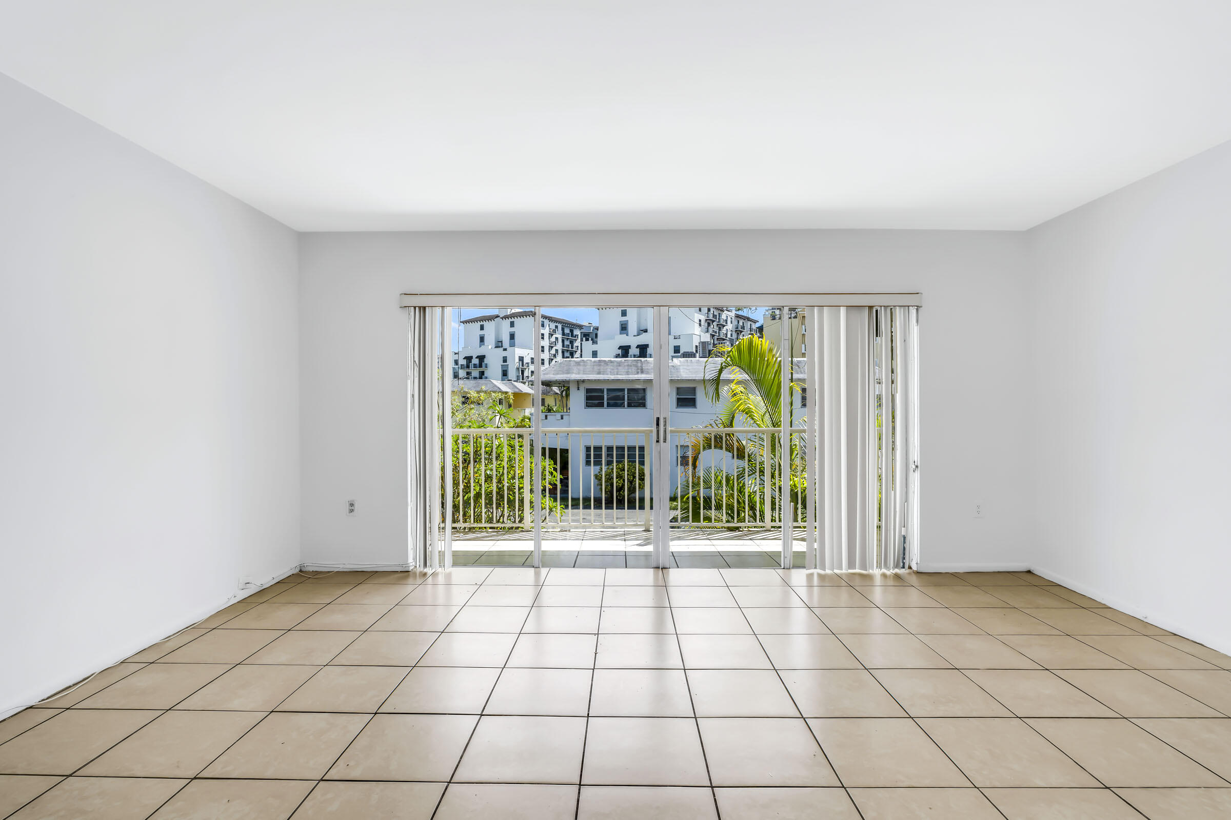 VILLAGE AT DADELAND CONDO - Residential