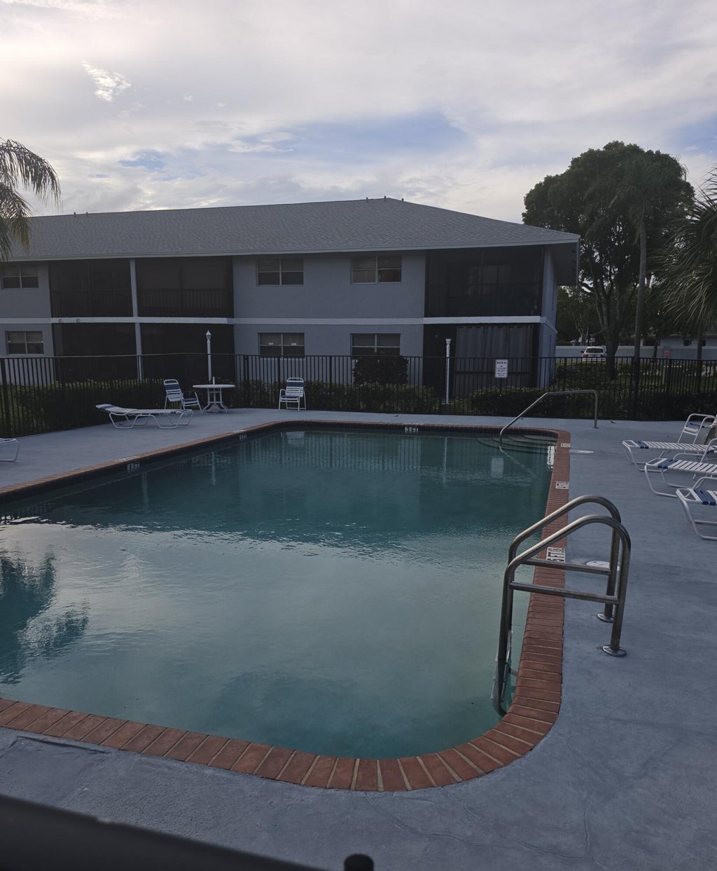 Photo of 905 Southridge Road #202d, Delray Beach, FL 33444 (MLS # B26035114)