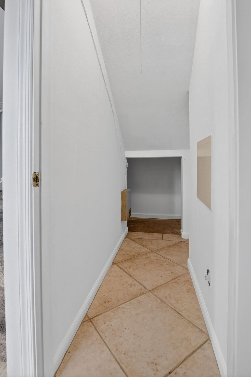 MAISON DEVILLE CONDO - Residential Lease