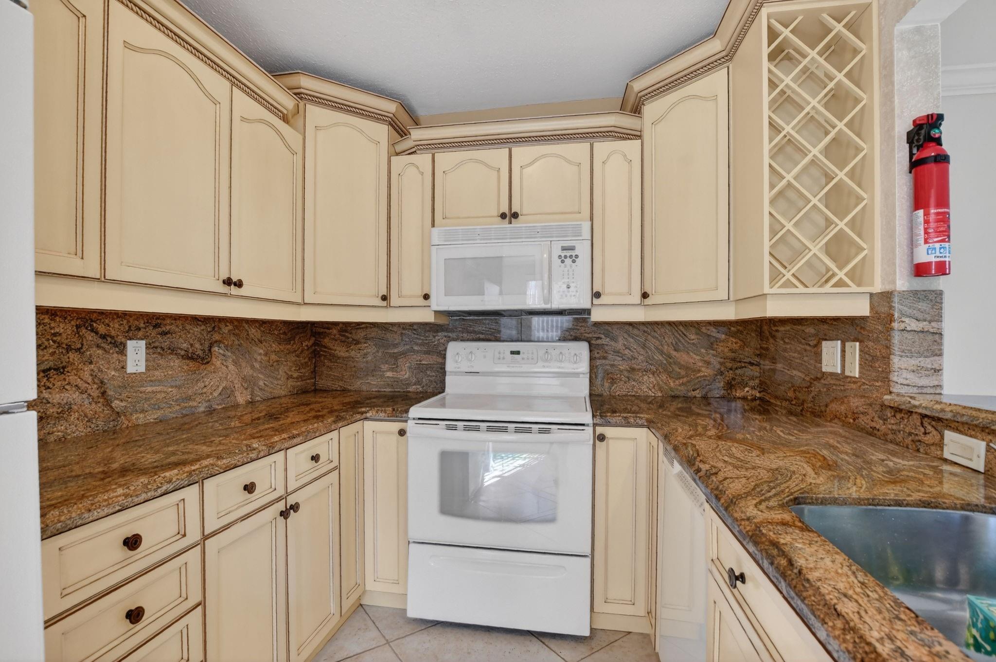 MAISON DEVILLE CONDO - Residential Lease