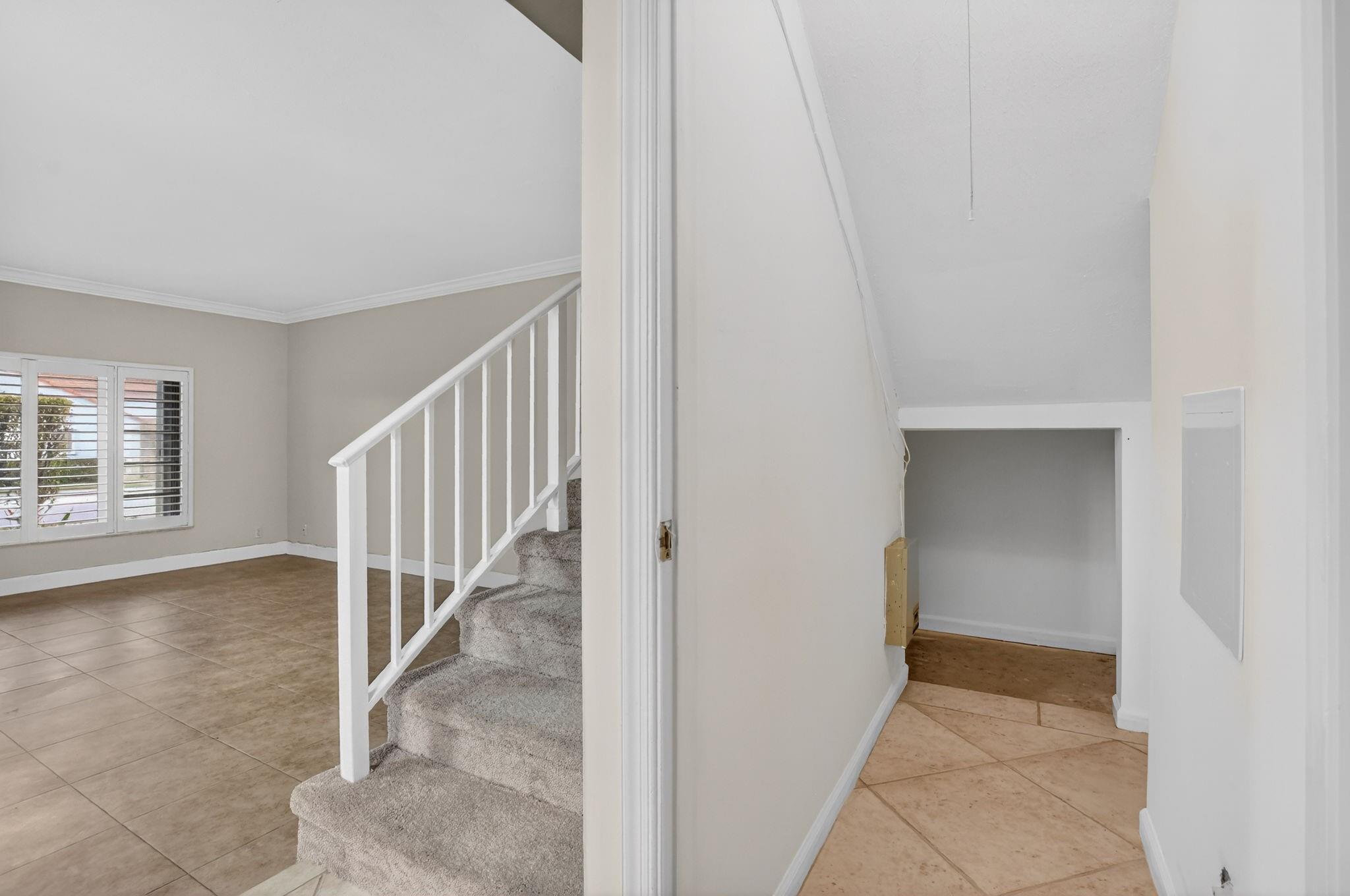 MAISON DEVILLE CONDO - Residential Lease