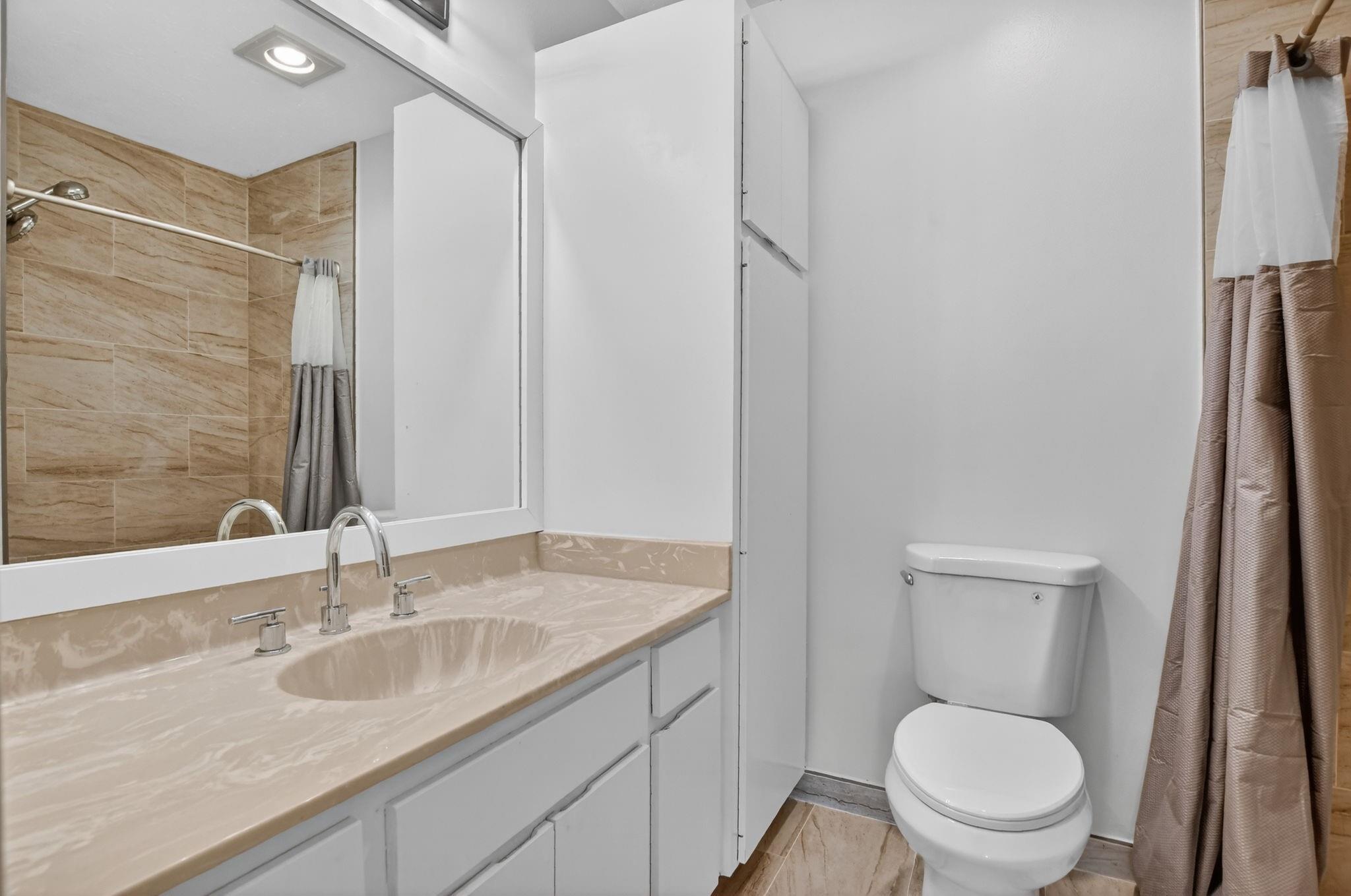 MAISON DEVILLE CONDO - Residential Lease