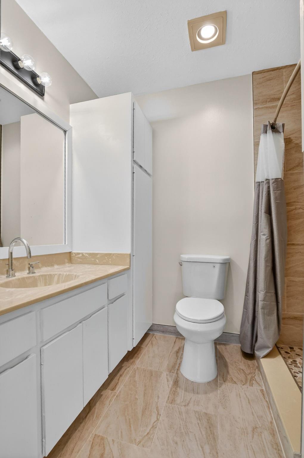 MAISON DEVILLE CONDO - Residential Lease