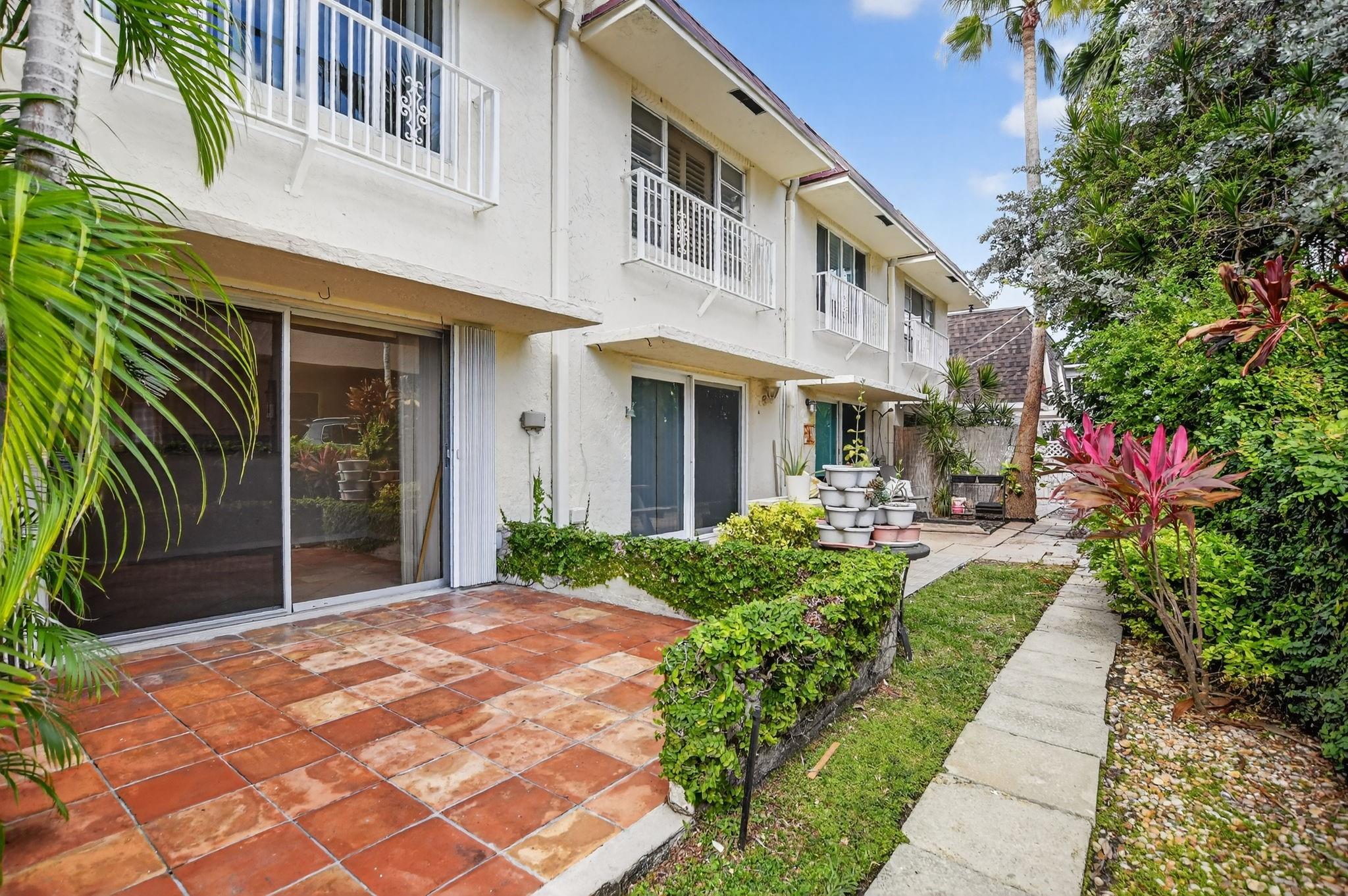 MAISON DEVILLE CONDO - Residential Lease