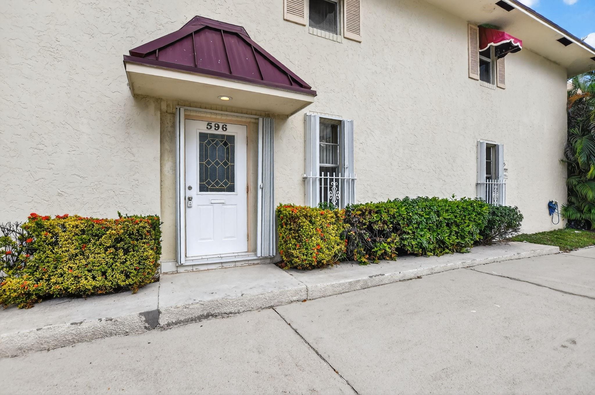 MAISON DEVILLE CONDO - Residential Lease