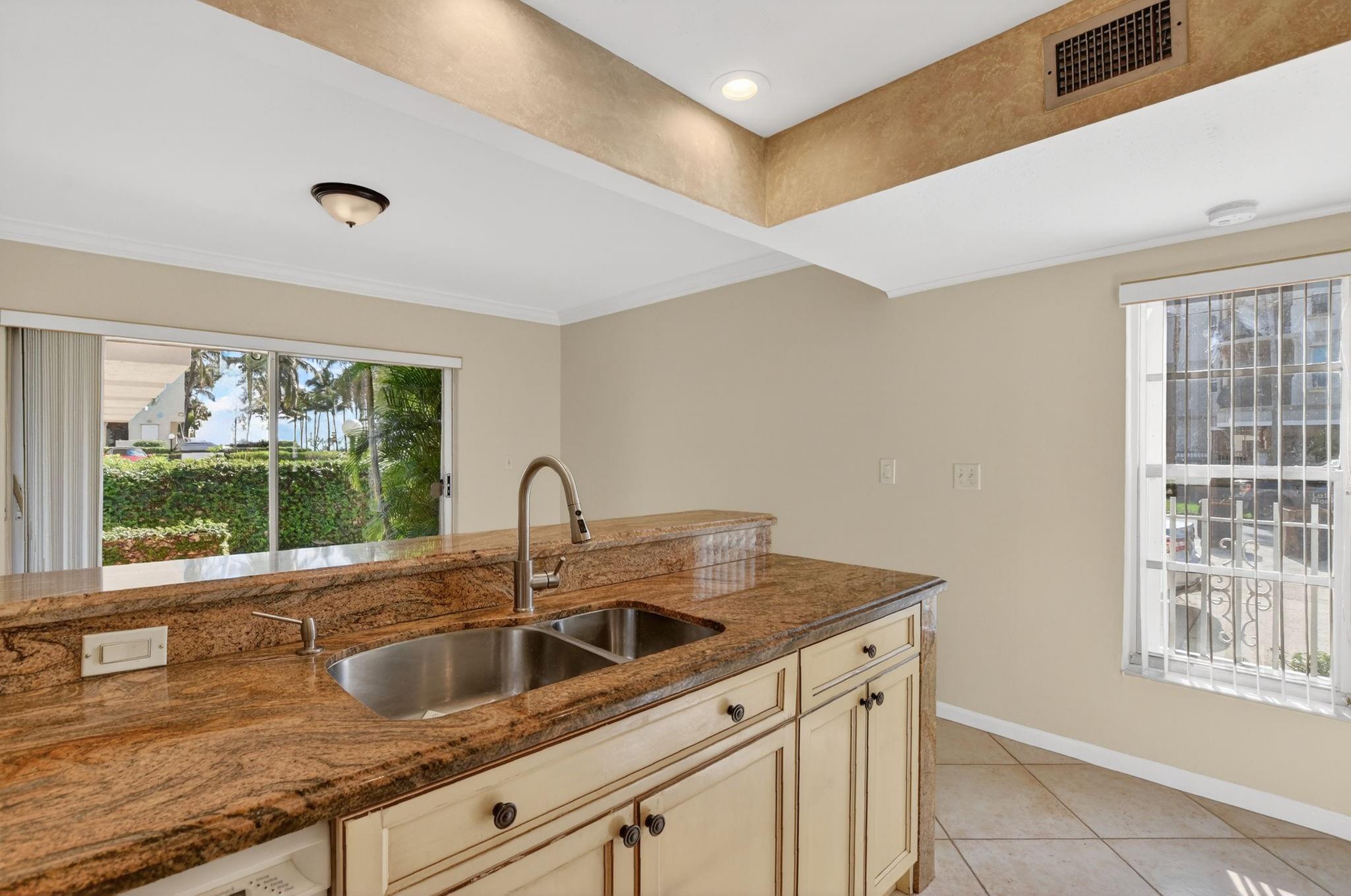 MAISON DEVILLE CONDO - Residential Lease