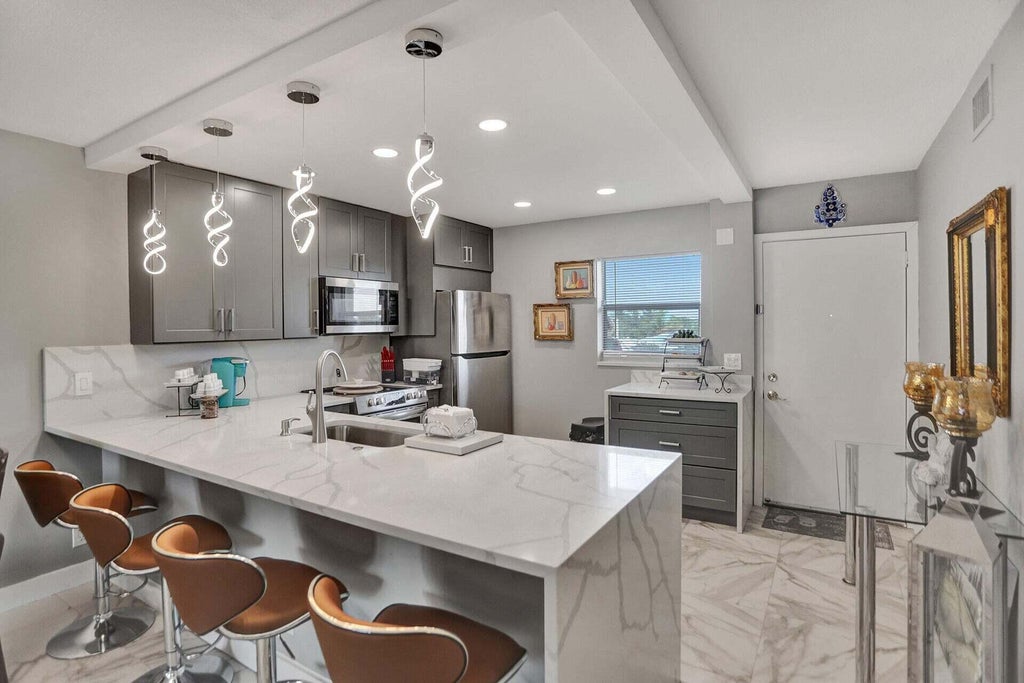 Photo of 130 NE 26th Avenue #3070, Boynton Beach, FL 33435 (MLS # B26045690)