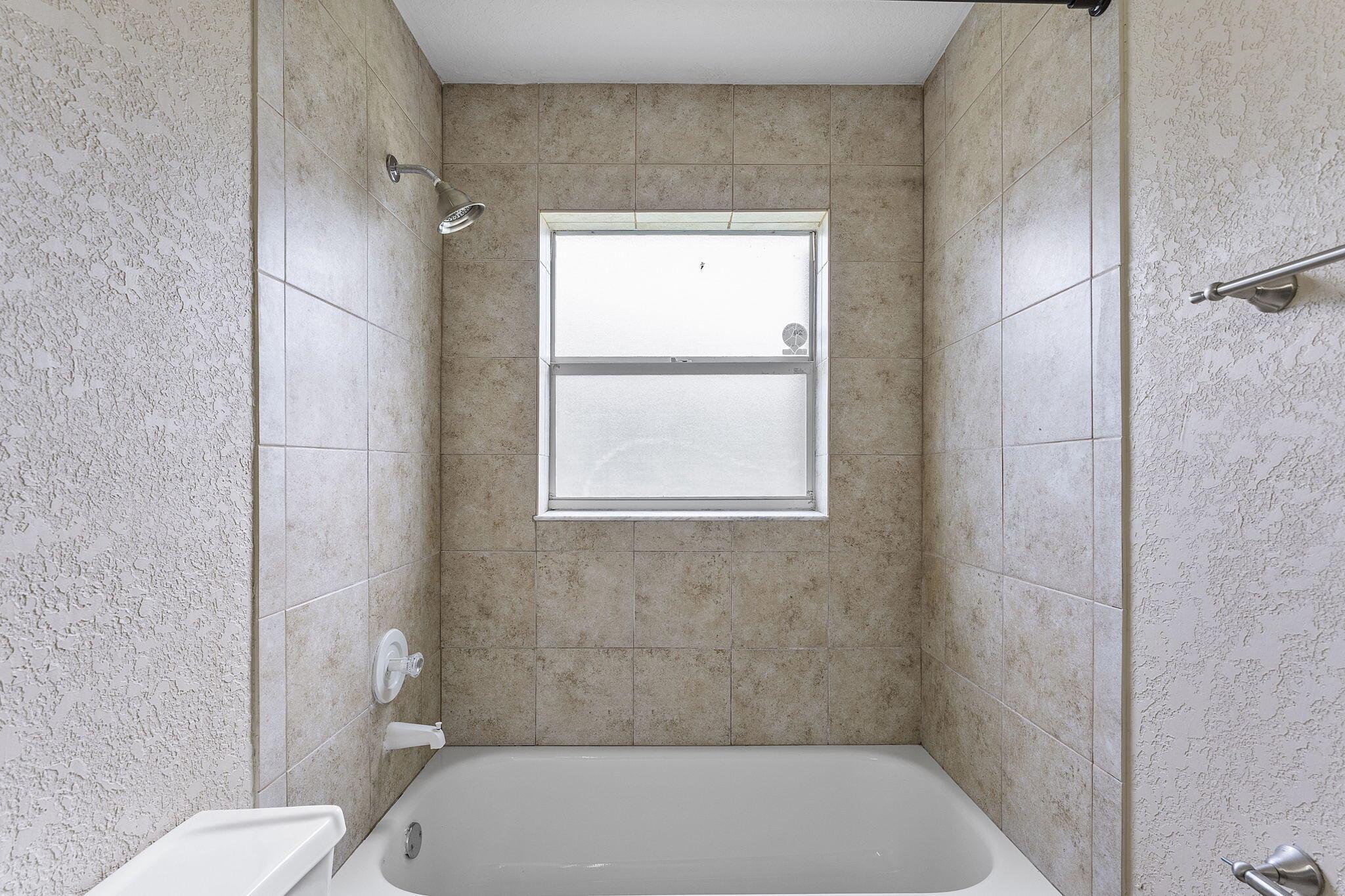 KENSINGTON - Residential Lease