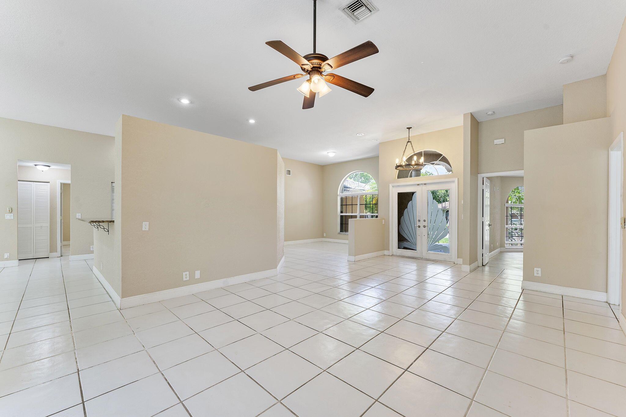 4868 Kensington Circle