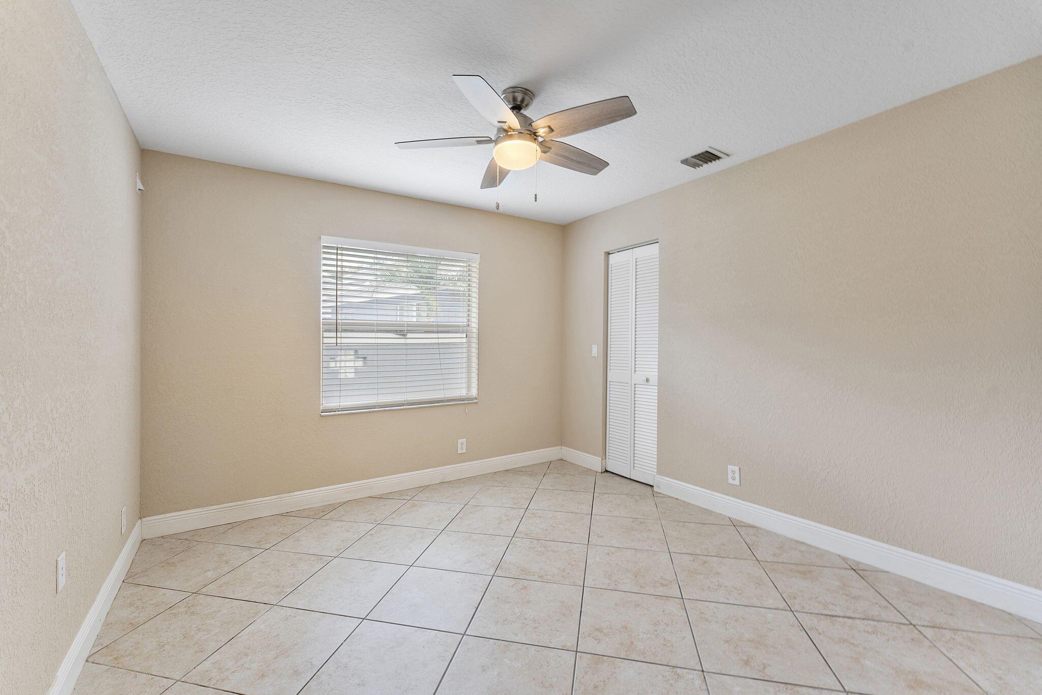 KENSINGTON - Residential Lease