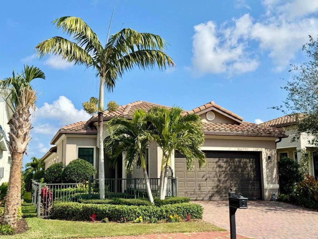 Photo of 320 SE Fascino Circle, Port Saint Lucie, FL 34984 (MLS # R11113136)