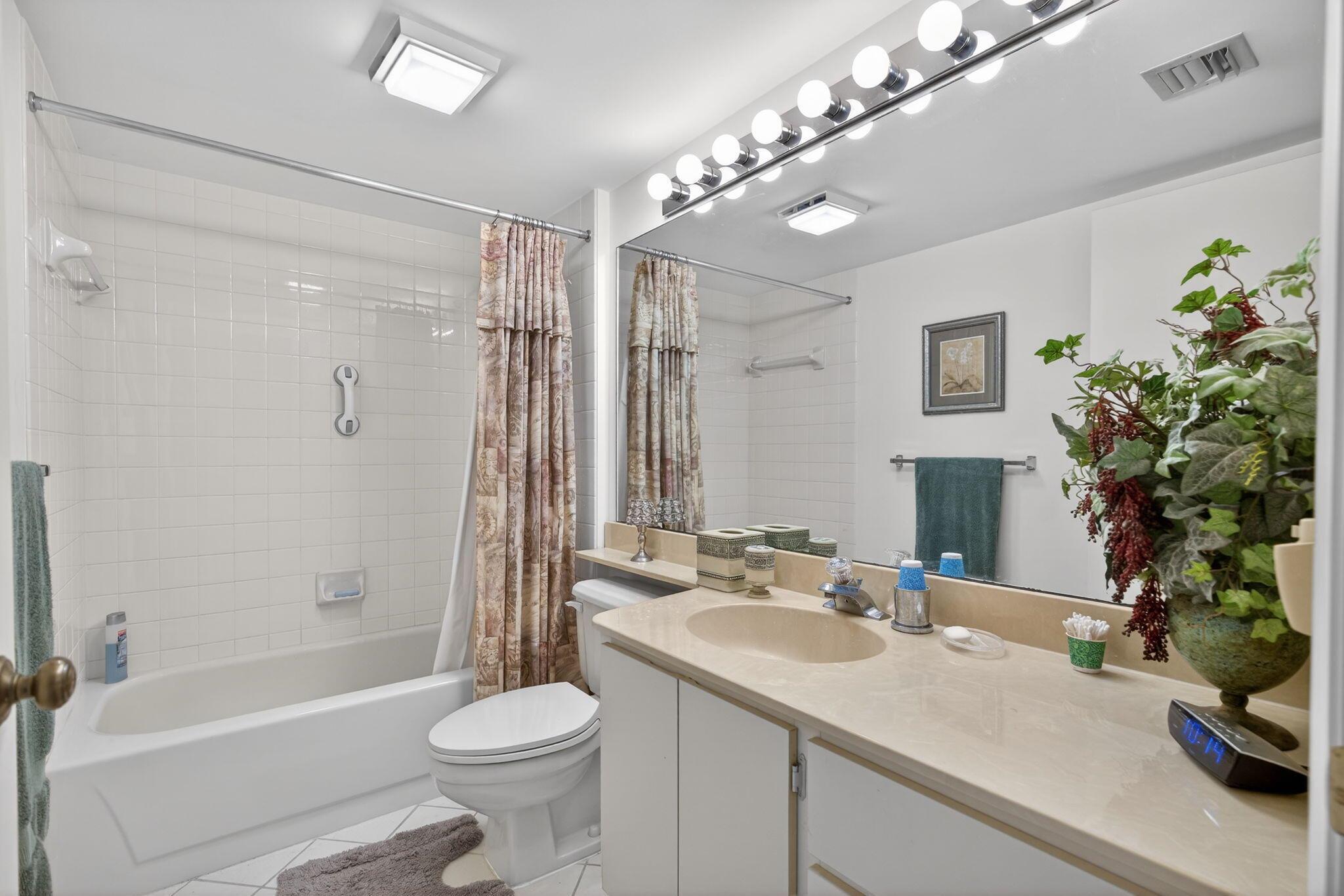 WHITEHALL - Residential