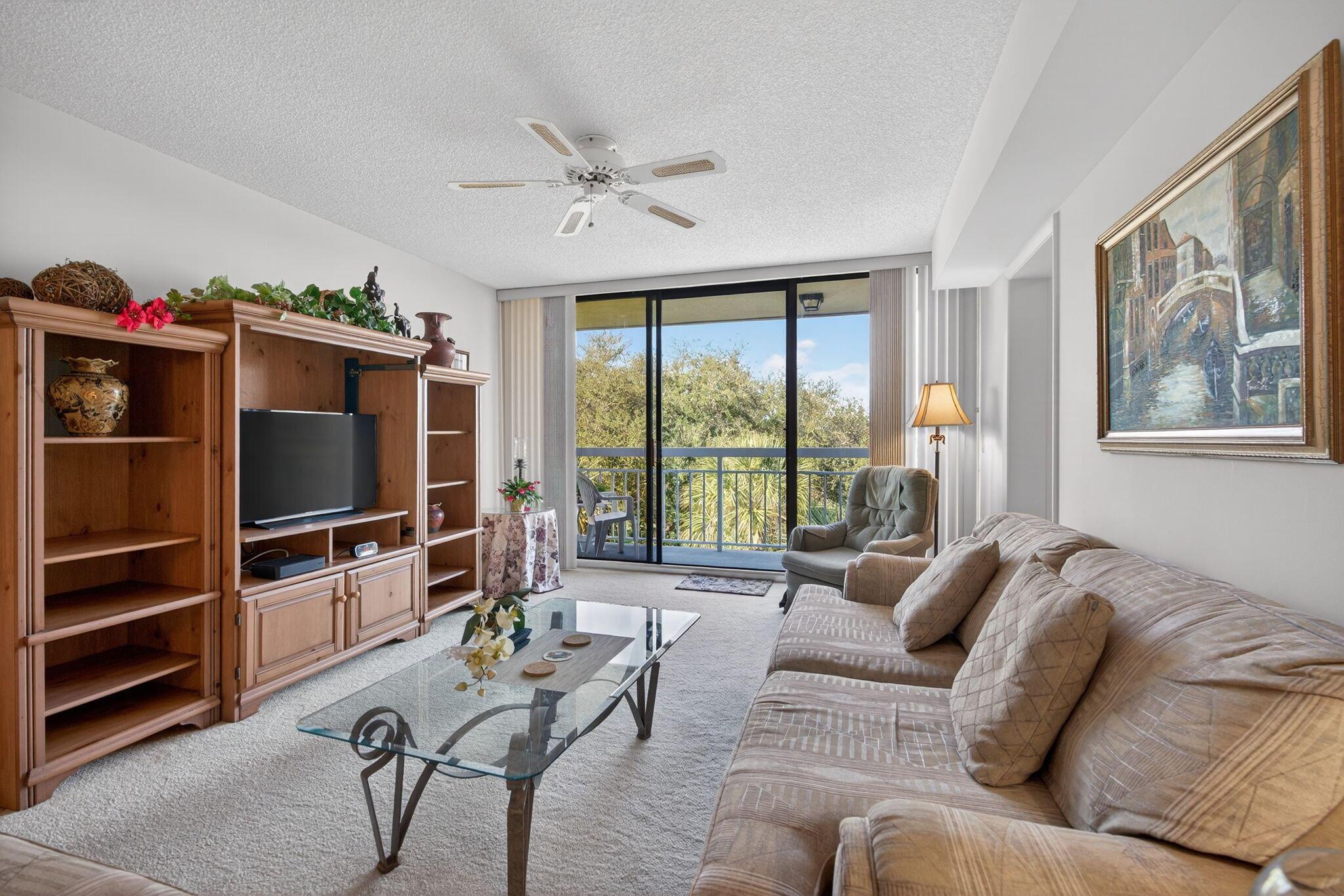 WHITEHALL - Residential