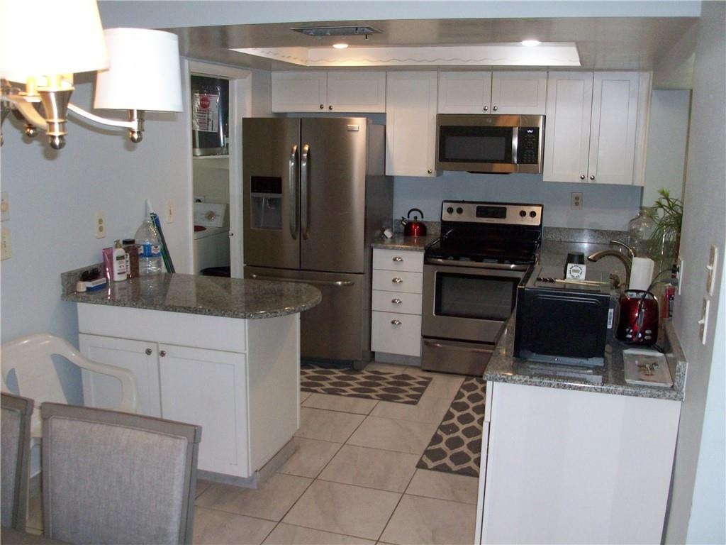 OAKLAND ESTATES - Residential Lease