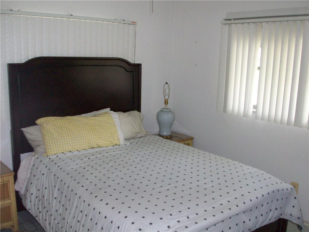 OAKLAND ESTATES - Residential Lease