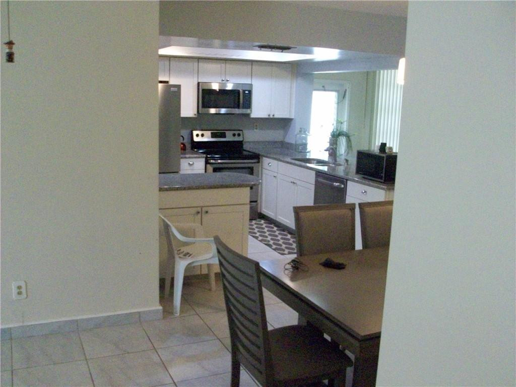 OAKLAND ESTATES - Residential Lease