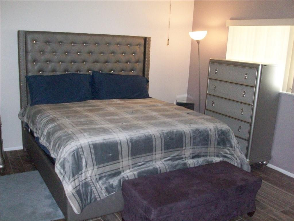 OAKLAND ESTATES - Residential Lease