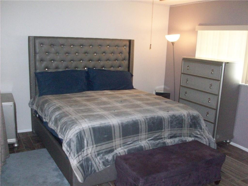 OAKLAND ESTATES - Residential Lease