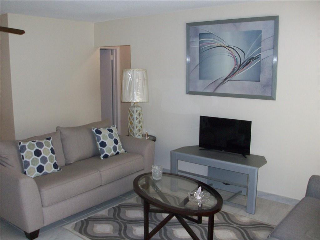 OAKLAND ESTATES - Residential Lease