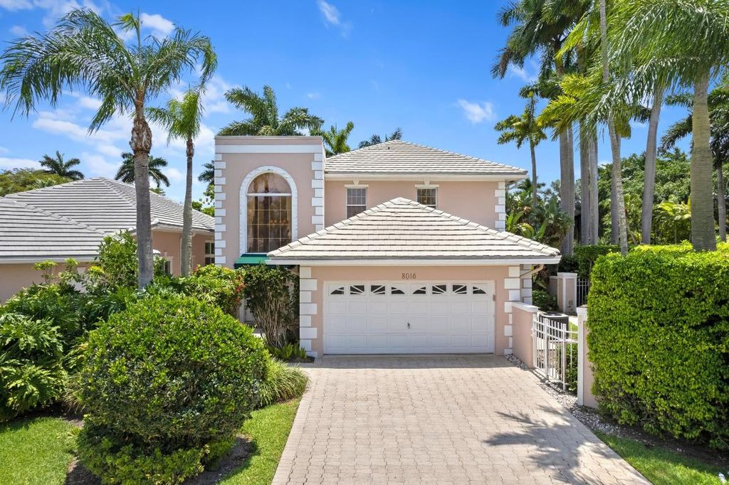 Photo of 8016 Travelers Tree Drive, Boca Raton, FL 33433 (MLS # R10990003)