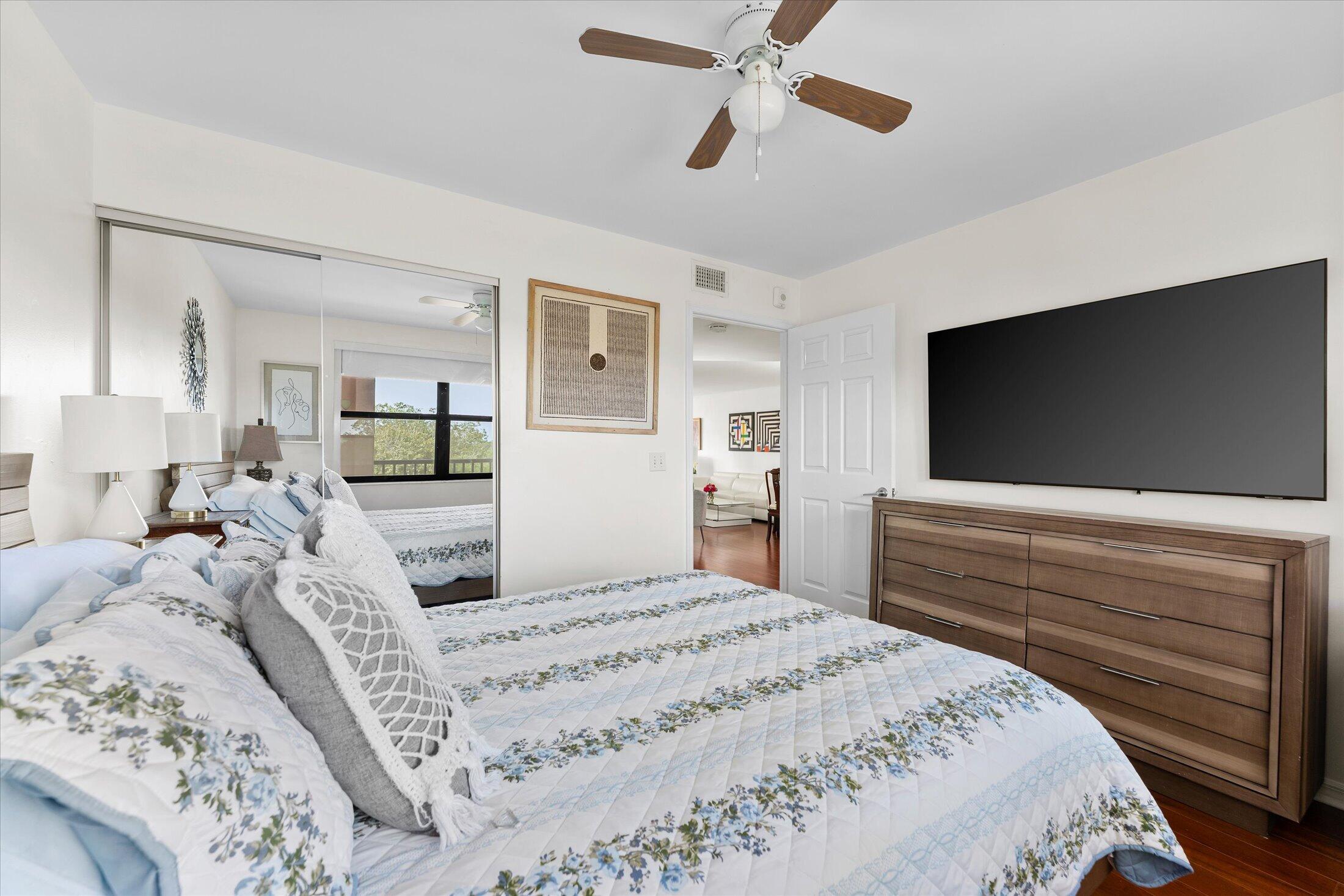 SUNRISE LAKES PHASE IV - Residential