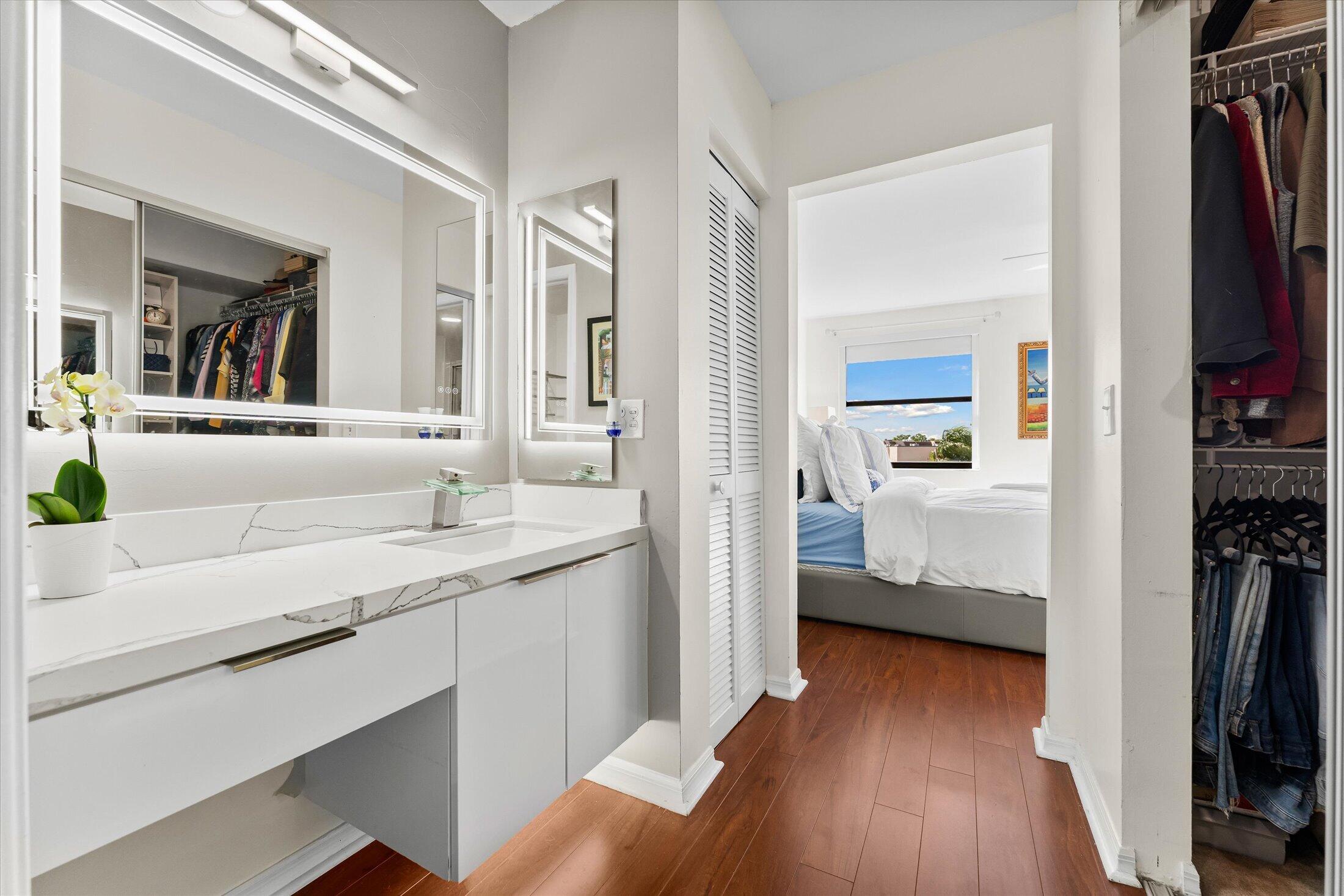 SUNRISE LAKES PHASE IV - Residential