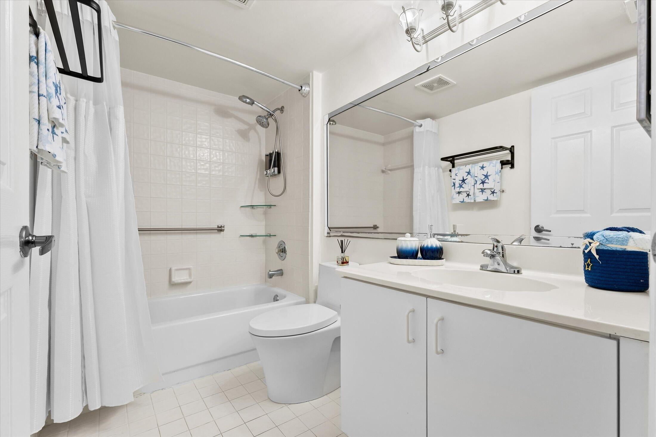 SUNRISE LAKES PHASE IV - Residential